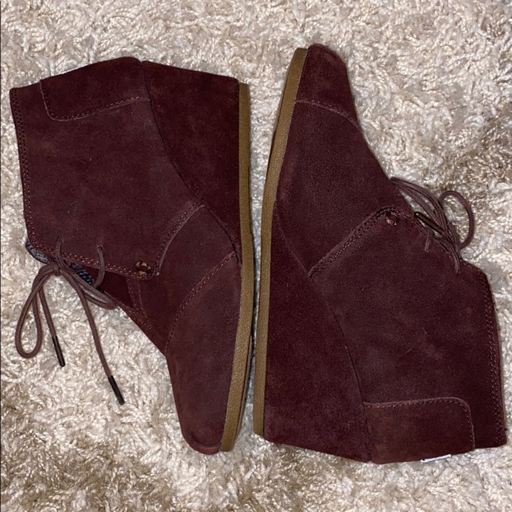 TOMS Brown Suede Kala Booties size 10